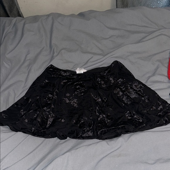 Garage Velvet Mini skort - Picture 1 of 2